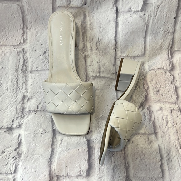 🔵”LIKE NEW” Marc Fisher Chic White Woven Slide Sandals - Picture 9 of 14